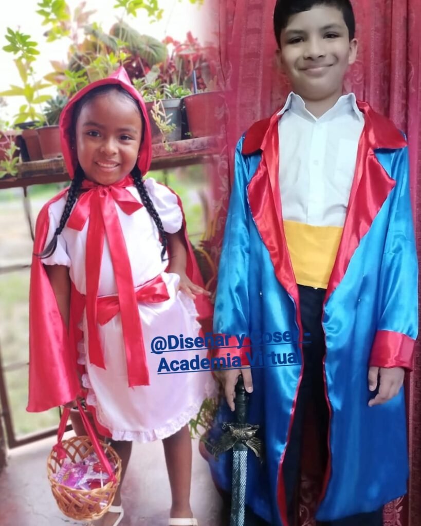 Niños con trajes de fantasía cosidos - Caperucita Roja y Príncipe